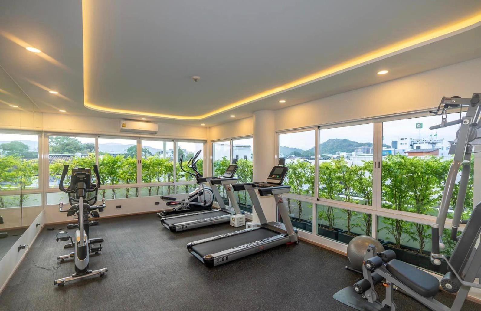 Hotel Midtown Ratsada Phuket Exteriör bild