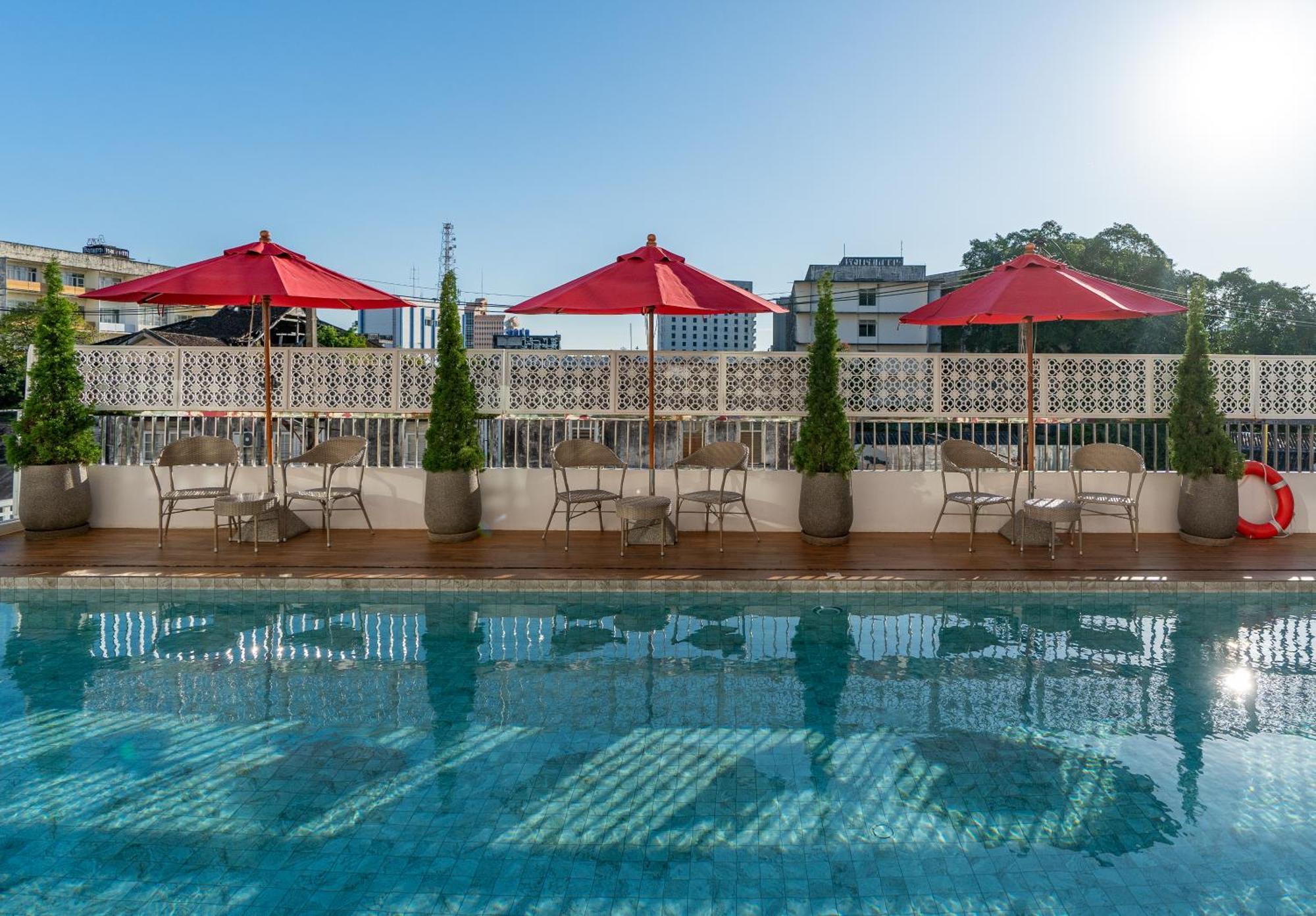 Hotel Midtown Ratsada Phuket Exteriör bild